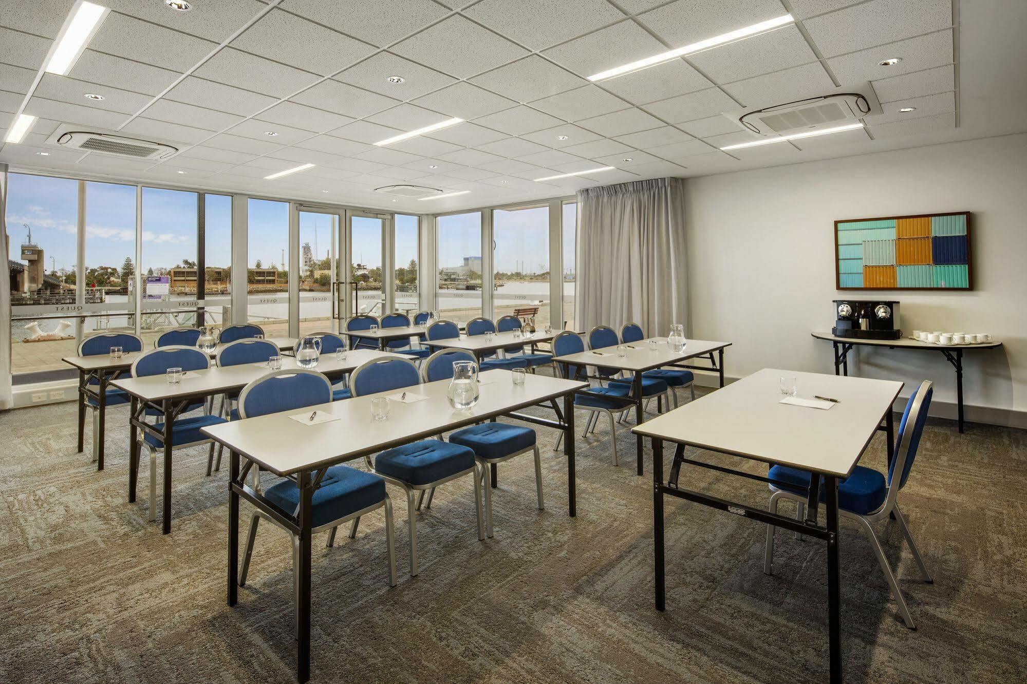 Quest Port Adelaide Aparthotel Luaran gambar